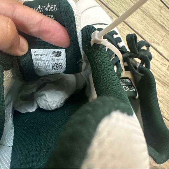Size 8.5 - brand New new balance figs 977H Green & White Mens - Picture 6 of 7